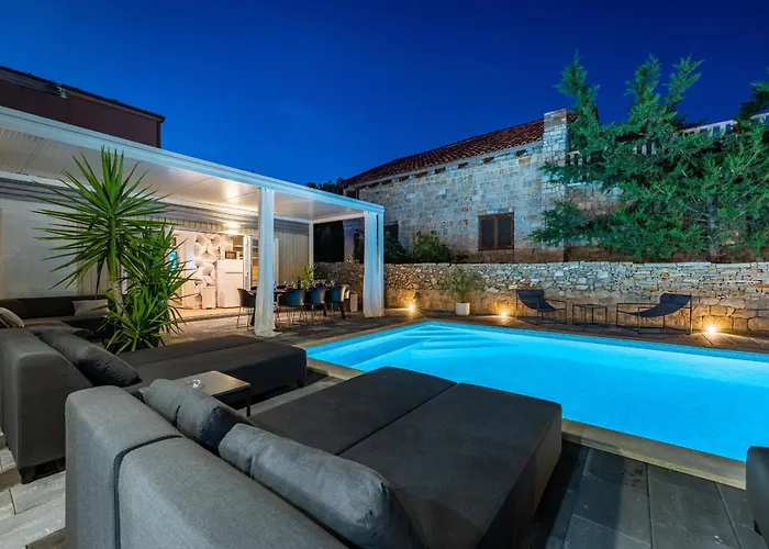 Дом отдыха My Dalmatia - Amarilis With Private Swimming Pool And Jacuzzi Пакоштане