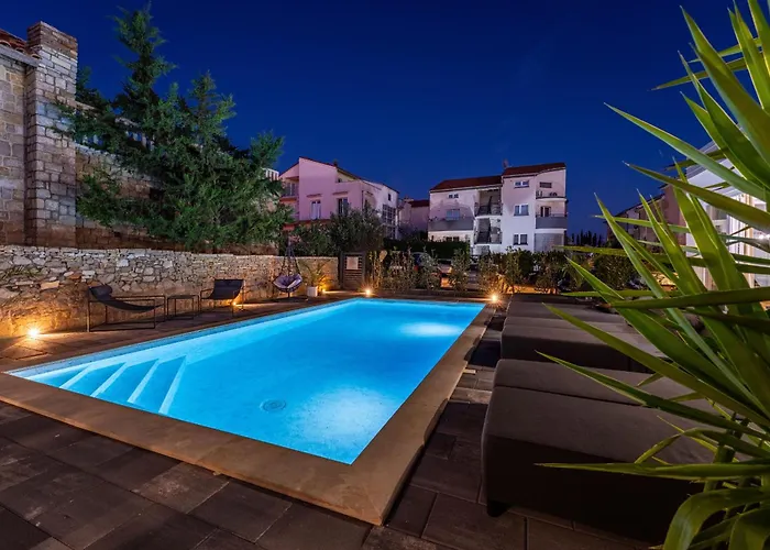 Дом отдыха My Dalmatia - Amarilis With Private Swimming Pool And Jacuzzi Пакоштане