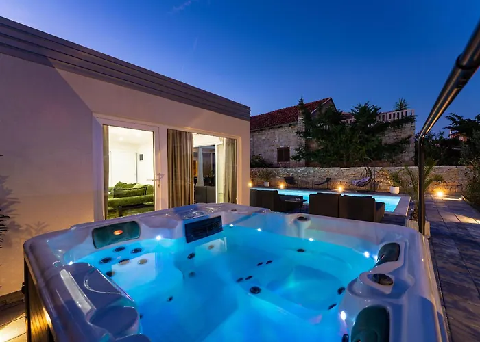 My Dalmatia - Amarilis With Private Swimming Pool And Jacuzzi Дом отдыха *