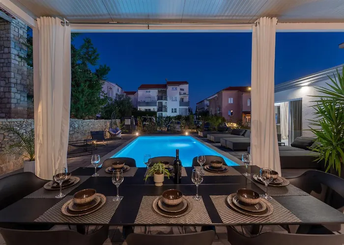 Дом отдыха My Dalmatia - Amarilis With Private Swimming Pool And Jacuzzi *