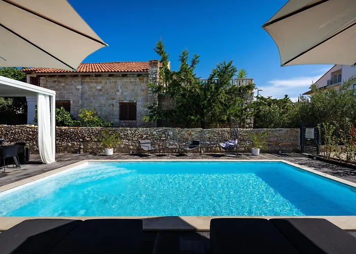 My Dalmatia - Amarilis With Private Swimming Pool And Jacuzzi Дом отдыха *