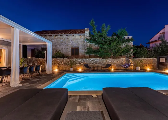 My Dalmatia - Amarilis With Private Swimming Pool And Jacuzzi Vikendica Pakostane