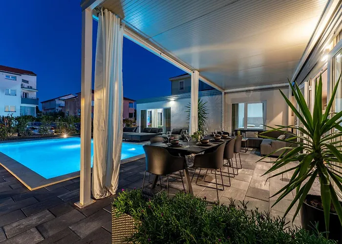 My Dalmatia - Amarilis With Private Swimming Pool And Jacuzzi Vikendica Pakostane