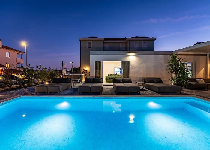 Дом отдыха My Dalmatia - Amarilis With Private Swimming Pool And Jacuzzi Пакоштане