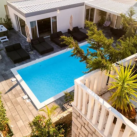 Feriehus My Dalmatia - Amarilis With Private Swimming Pool And Jacuzzi Pakoštane