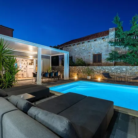 Feriehus My Dalmatia - Amarilis With Private Swimming Pool And Jacuzzi Pakoštane