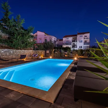 Feriehus My Dalmatia - Amarilis With Private Swimming Pool And Jacuzzi Pakoštane