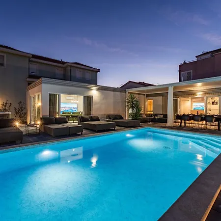 My Dalmatia - Amarilis With Private Swimming Pool And Jacuzzi Feriehus *