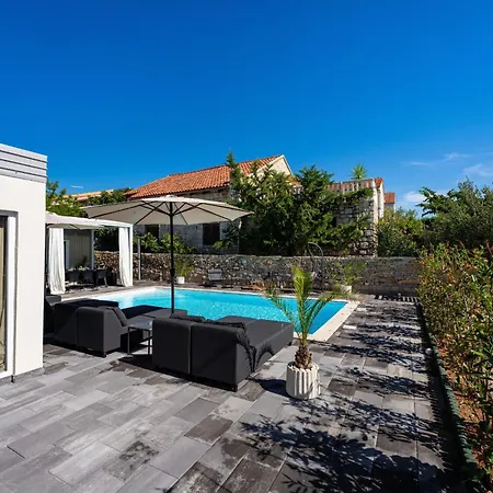 Feriehus My Dalmatia - Amarilis With Private Swimming Pool And Jacuzzi *