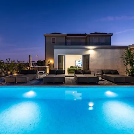 Feriehus My Dalmatia - Amarilis With Private Swimming Pool And Jacuzzi Pakoštane