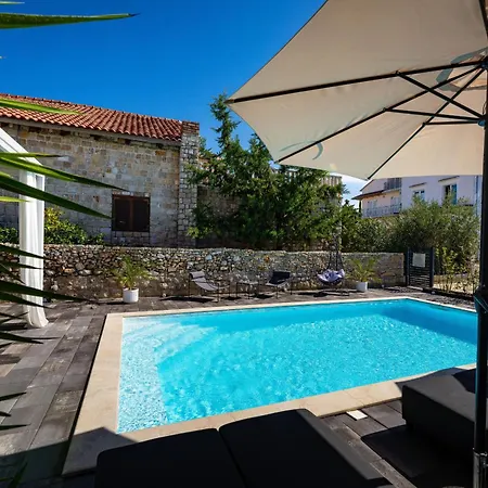 Feriehus My Dalmatia - Amarilis With Private Swimming Pool And Jacuzzi *