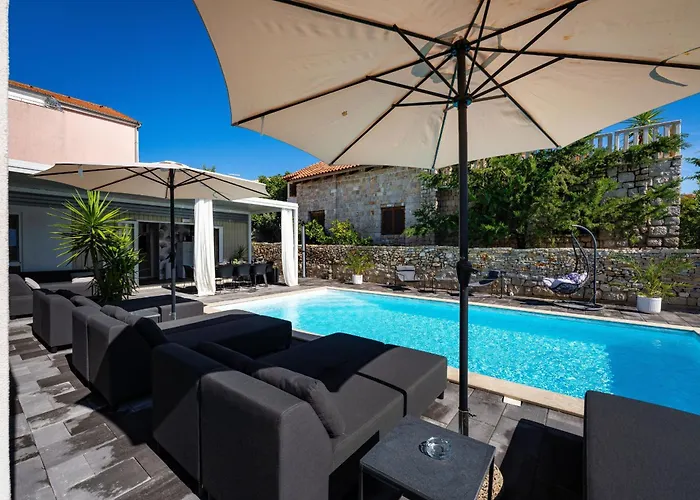 My Dalmatia - Amarilis With Private Swimming Pool And Jacuzzi בית נופש פאקוסטאן